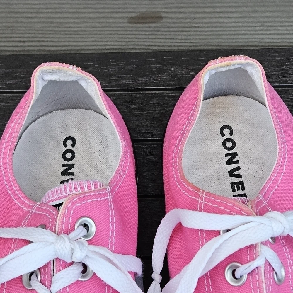 Converse Chuck Taylor Low Top Sneakers Bubblegum Pink Shoes Mens 11.5 Women 13.5